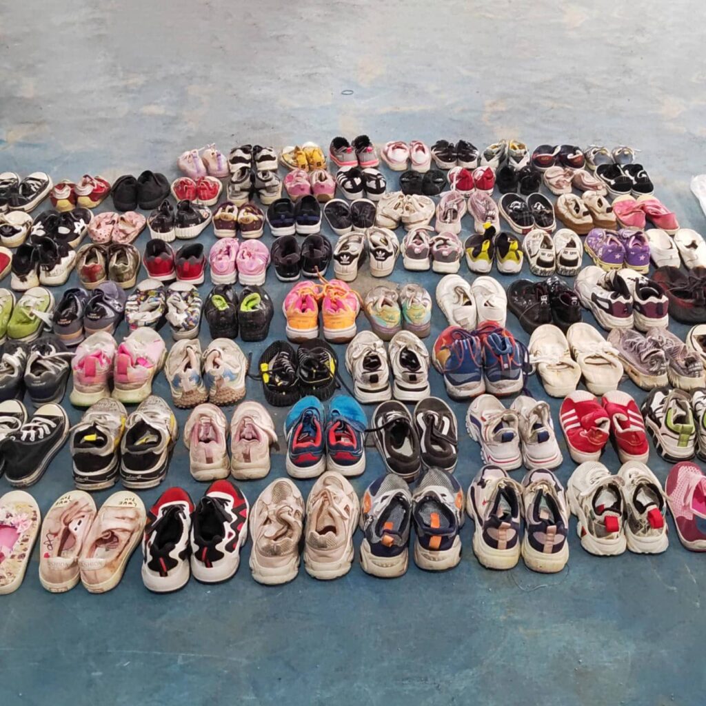 Nepal used shoes (1)