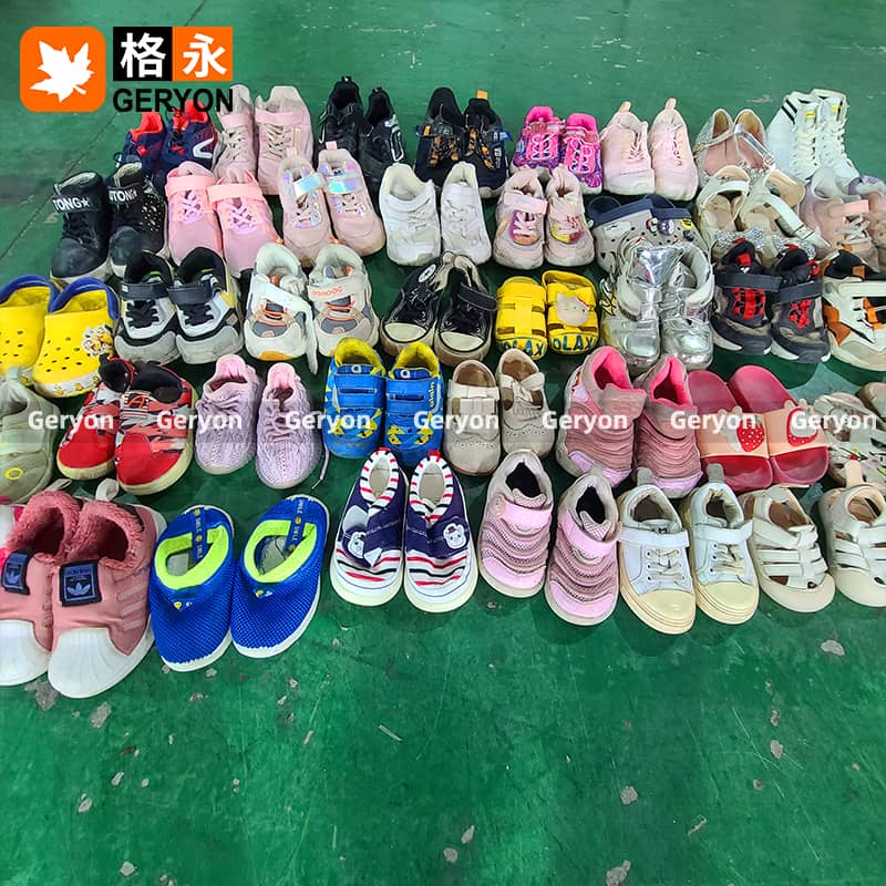 Tajikistan used shoes_geryon