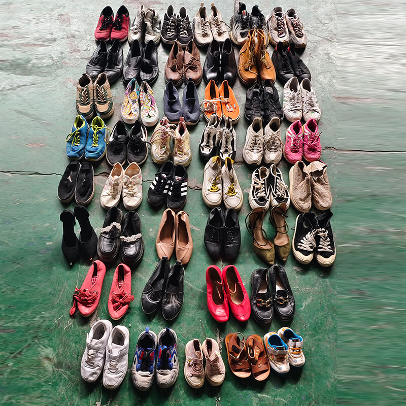 secondhand sneaker_shoes show