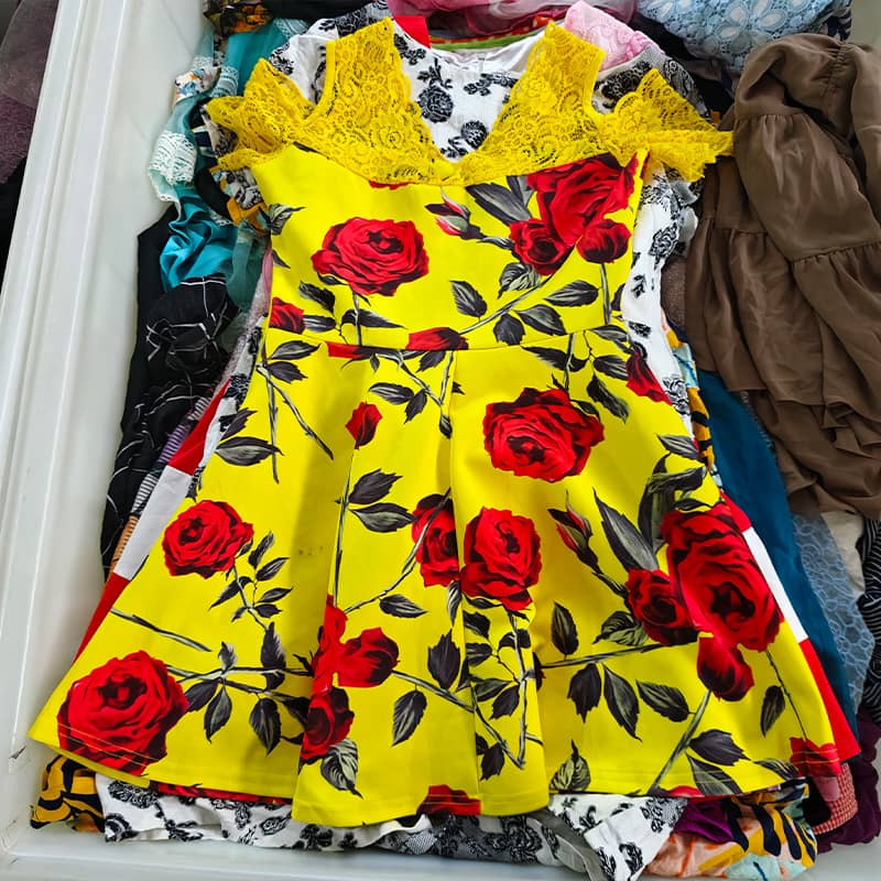 Guinea used clothes_stock
