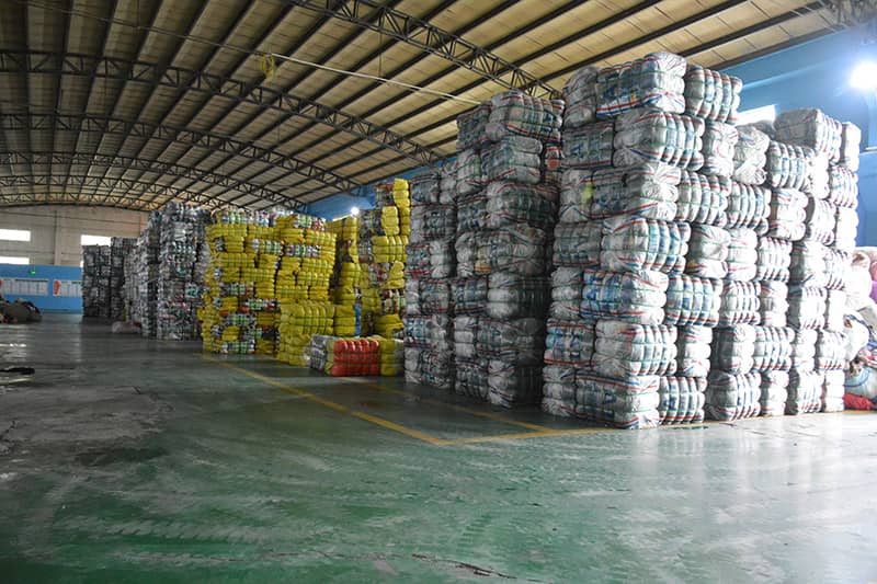 Turkmenistan used clothes_stock